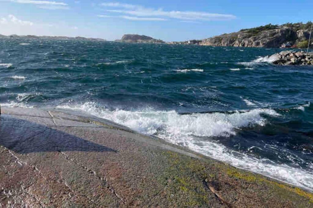 Ny Laegenhet Pa Markplan Med Havsutsikt Strömstad Exteriör bild