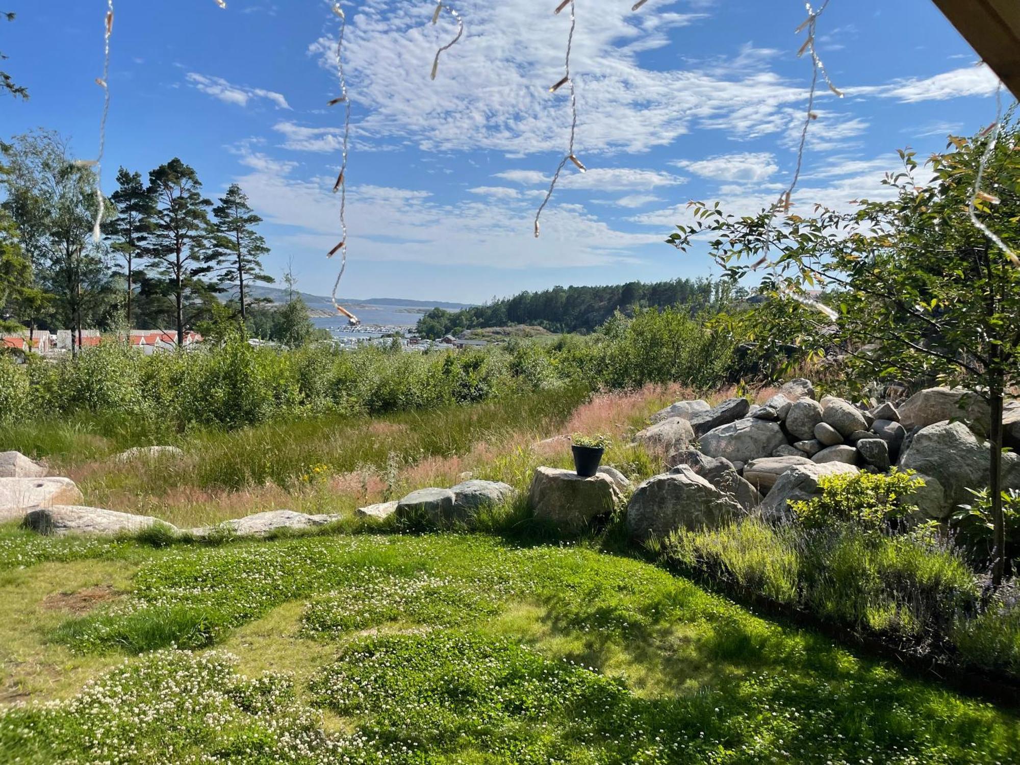 Ny Laegenhet Pa Markplan Med Havsutsikt Strömstad Exteriör bild